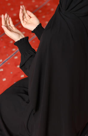 Medine İpeği Hazır Şallı Namaz Elbisesi - Siyah ( Dış Giyime de Uygun ) - 5